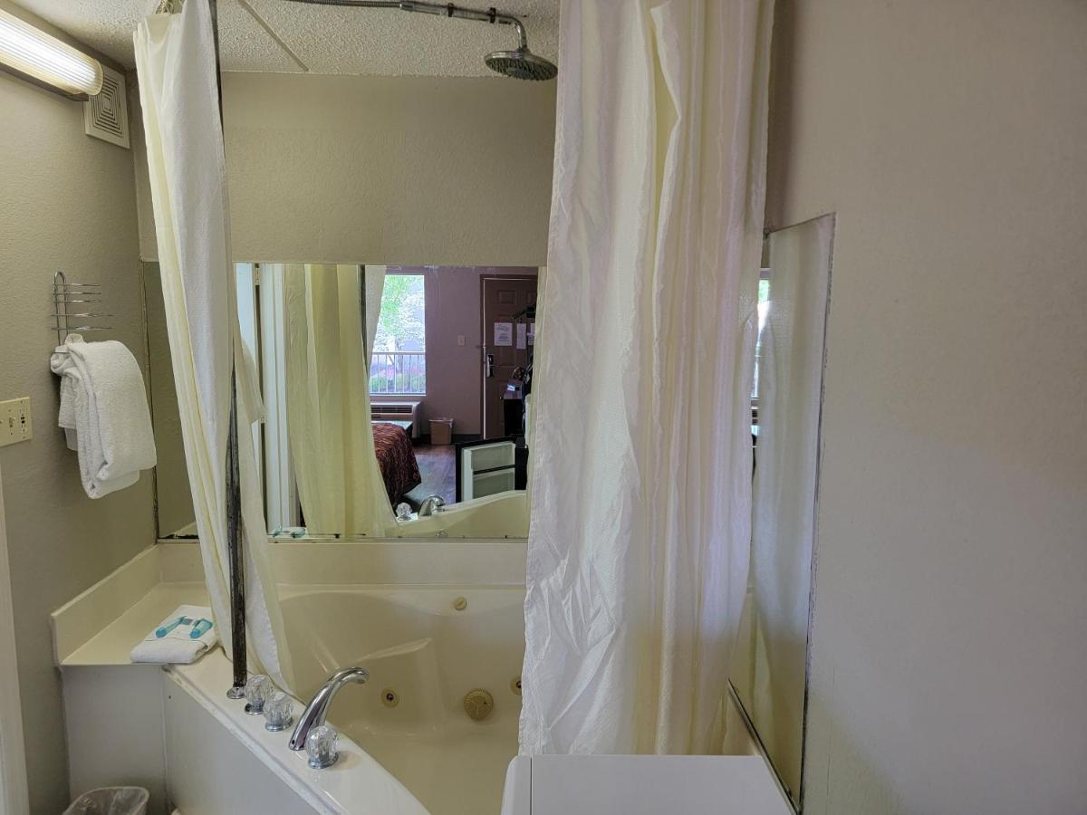 Studio 9 Inn&Suites Decatur Esterno foto