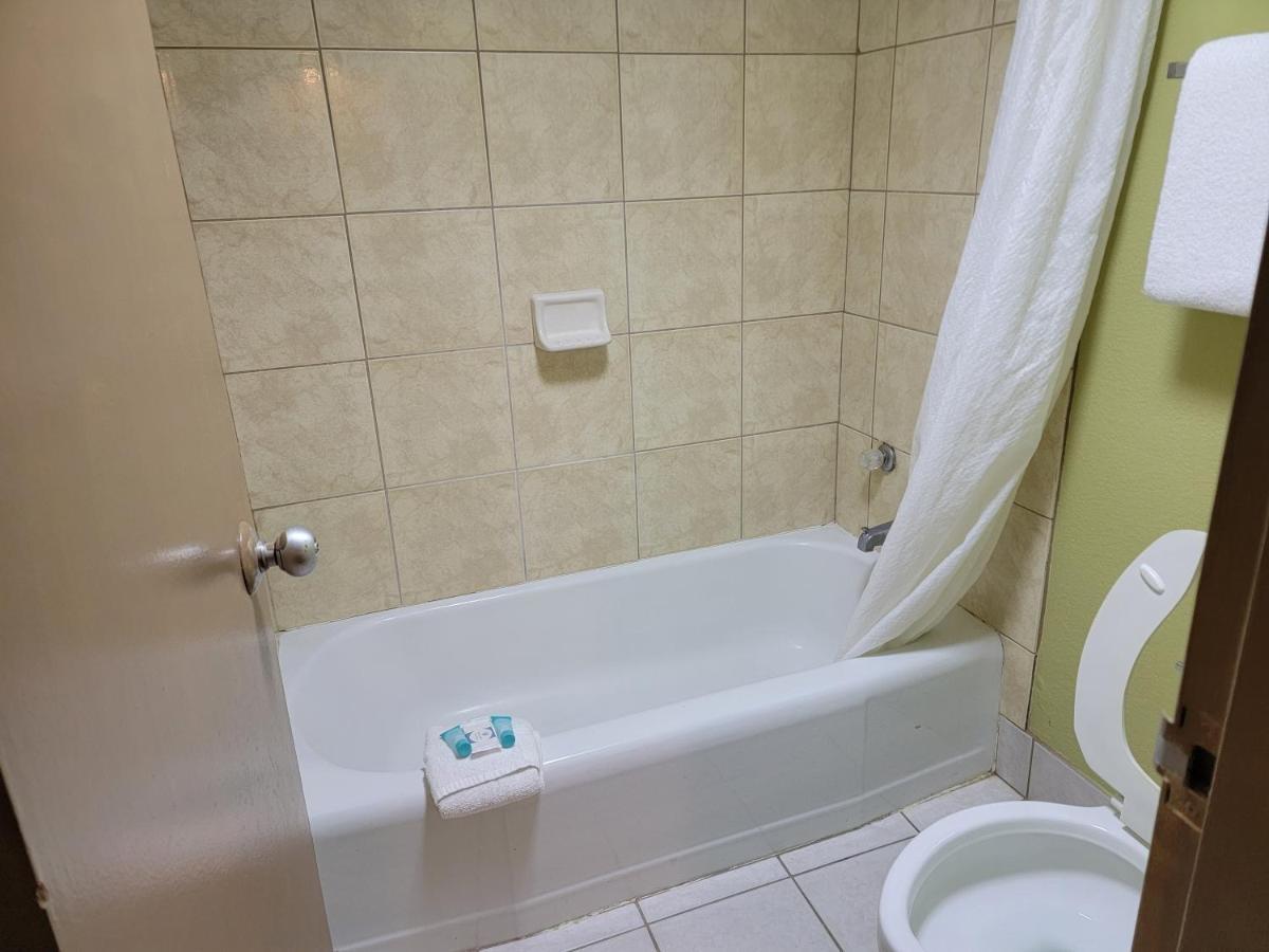 Studio 9 Inn&Suites Decatur Esterno foto